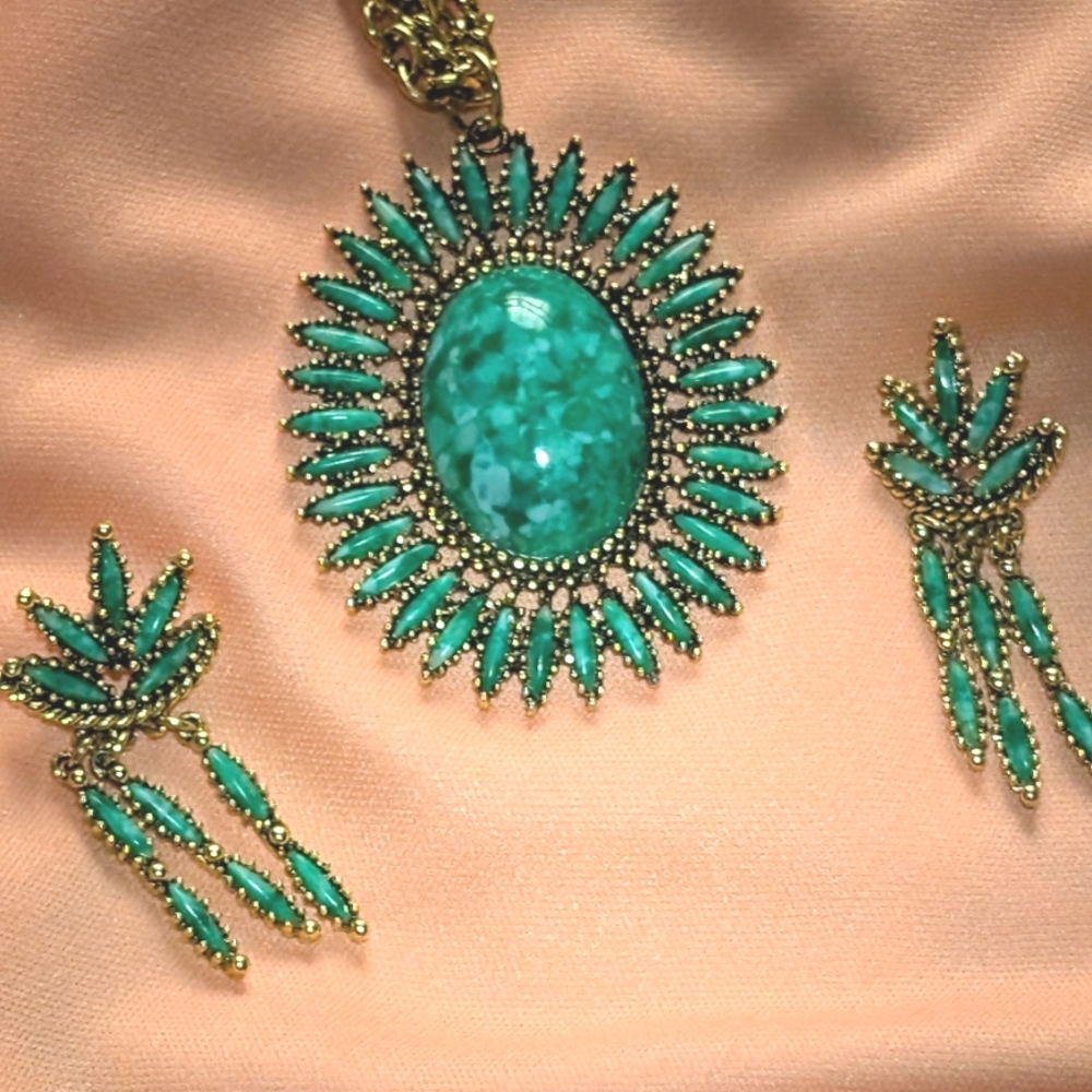 Vintage celebrity Faux Jade Pendant